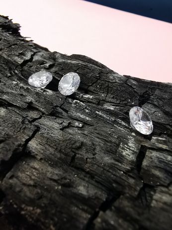 Mo Diamants et pierres précieuses
